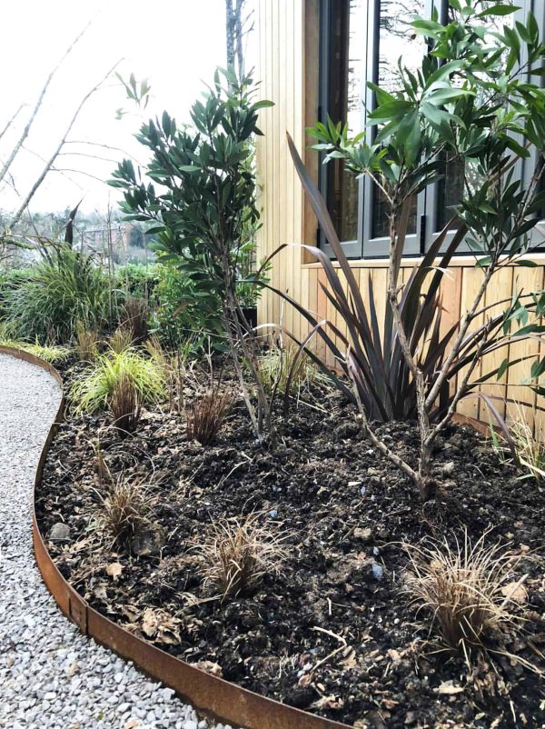 CORE LANDSCAPING EDGING BLACK 100mm 5 PCS PER PACK - Image 6