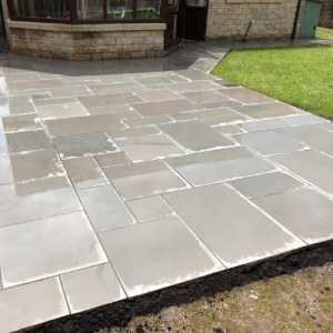 Kandla Grey sawn & honed Indian Sandstone patio packs - Image 4