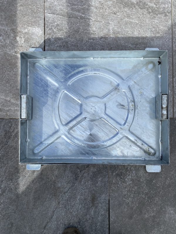 Galvanized recessed manhole cover 600x450mm