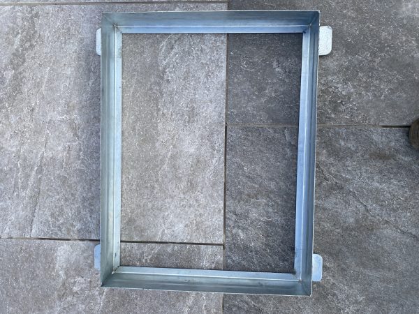 Galvanized recessed manhole cover 600x450mm - Image 2