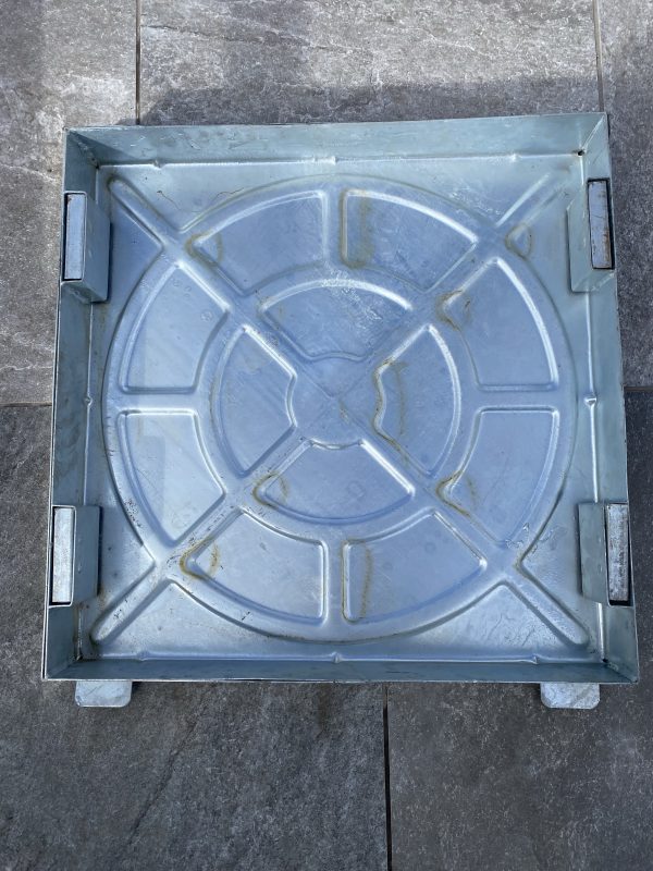 Galvanized recessed manhole cover 600x600 mm
