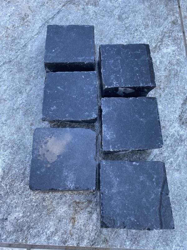 Black Limestone 100 x 100 mm Cobble Sets - Image 2