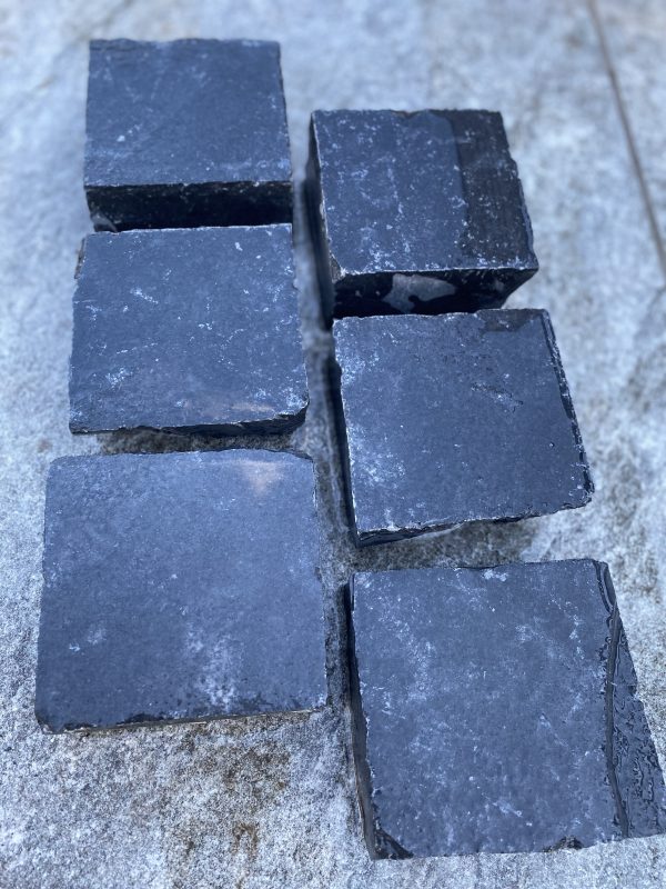 Black Limestone 100 x 100 mm Cobble Sets