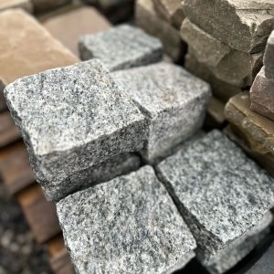 Silver Cropped Granite Setts 100 x 100 x 40/60 mm Cobble Sets