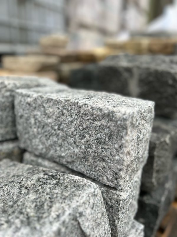 Silver Cropped Granite Setts 100 x 100 x 200 mm Cobble Sets - Image 3