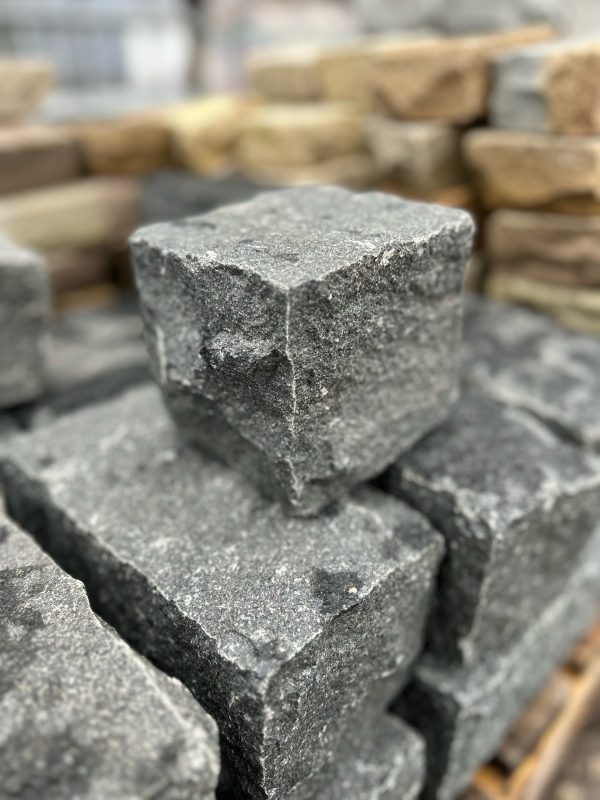 Black Cropped Granite Setts 100 x 100 x 100 mm Cobble Sets