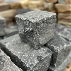 Black Cropped Granite Setts 100 x 100 x 100 mm Cobble Sets