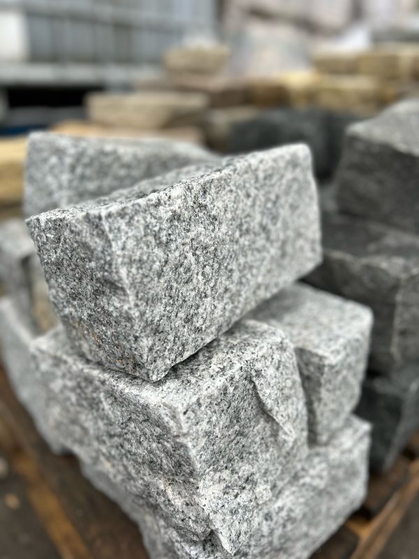 Silver Cropped Granite Setts 100 x 100 x 200 mm Cobble Sets