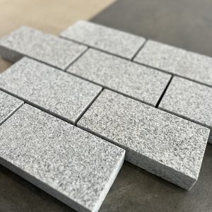 Silver Grey Granite 100 x 200 x 40 mm Cobble Setts - Image 3