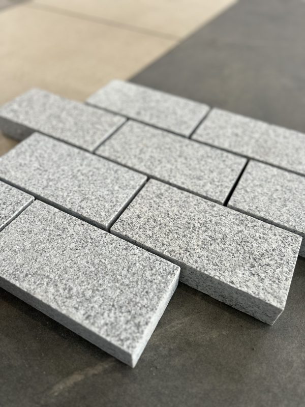 Silver Grey Granite 100 x 200 x 40 mm Cobble Setts - Image 3