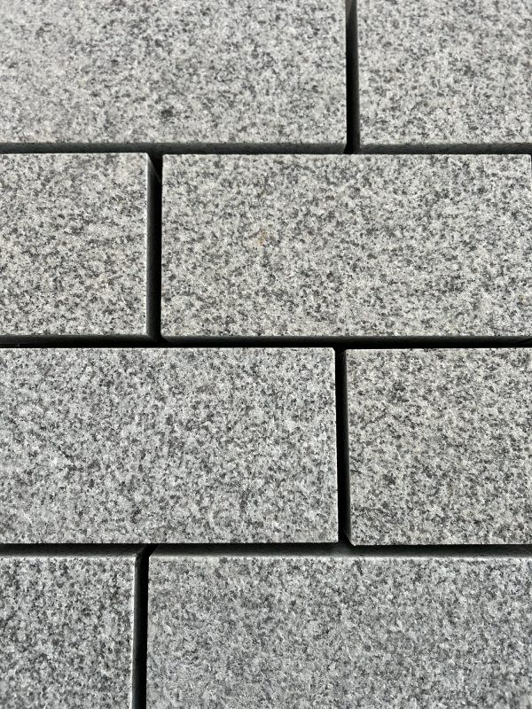 Silver Grey Granite 100 x 200 x 40 mm Cobble Setts