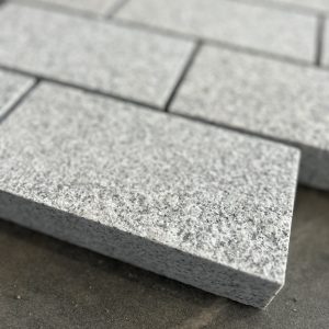 Silver Grey Granite 100 x 200 x 40 mm Cobble Setts - Image 2